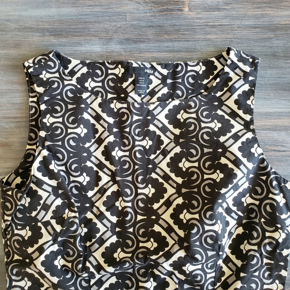 H&M Top - Picture 2 of 6